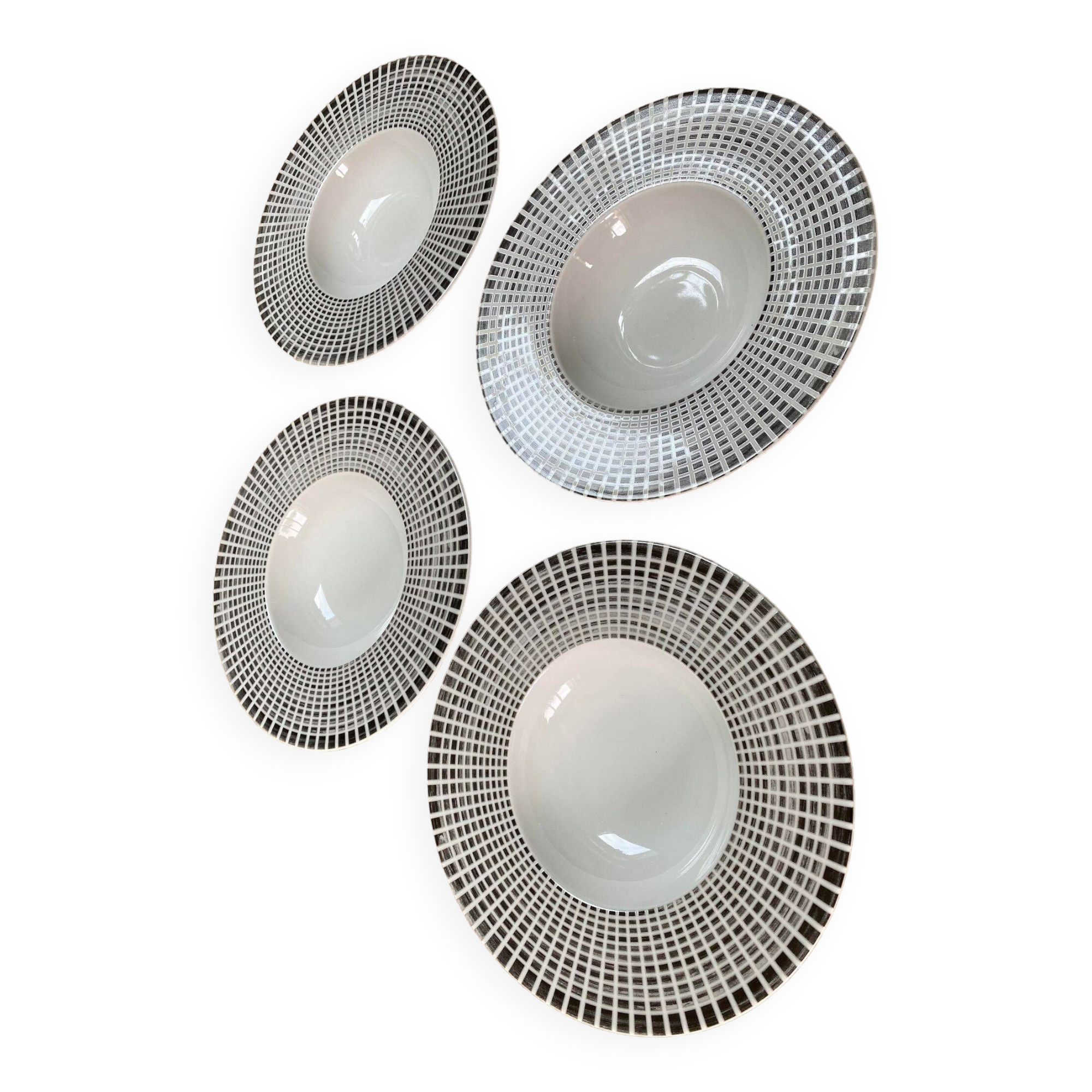 4 porcelain soup plates Table passion collection Noir Astral