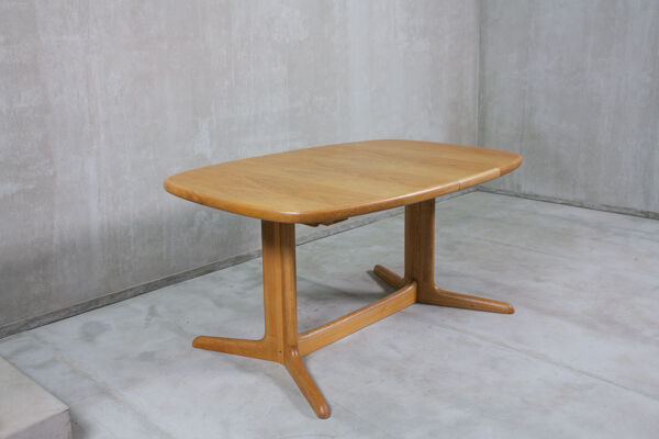 Table ovale en chêne du milieu du siècle de Skovby années 1970
