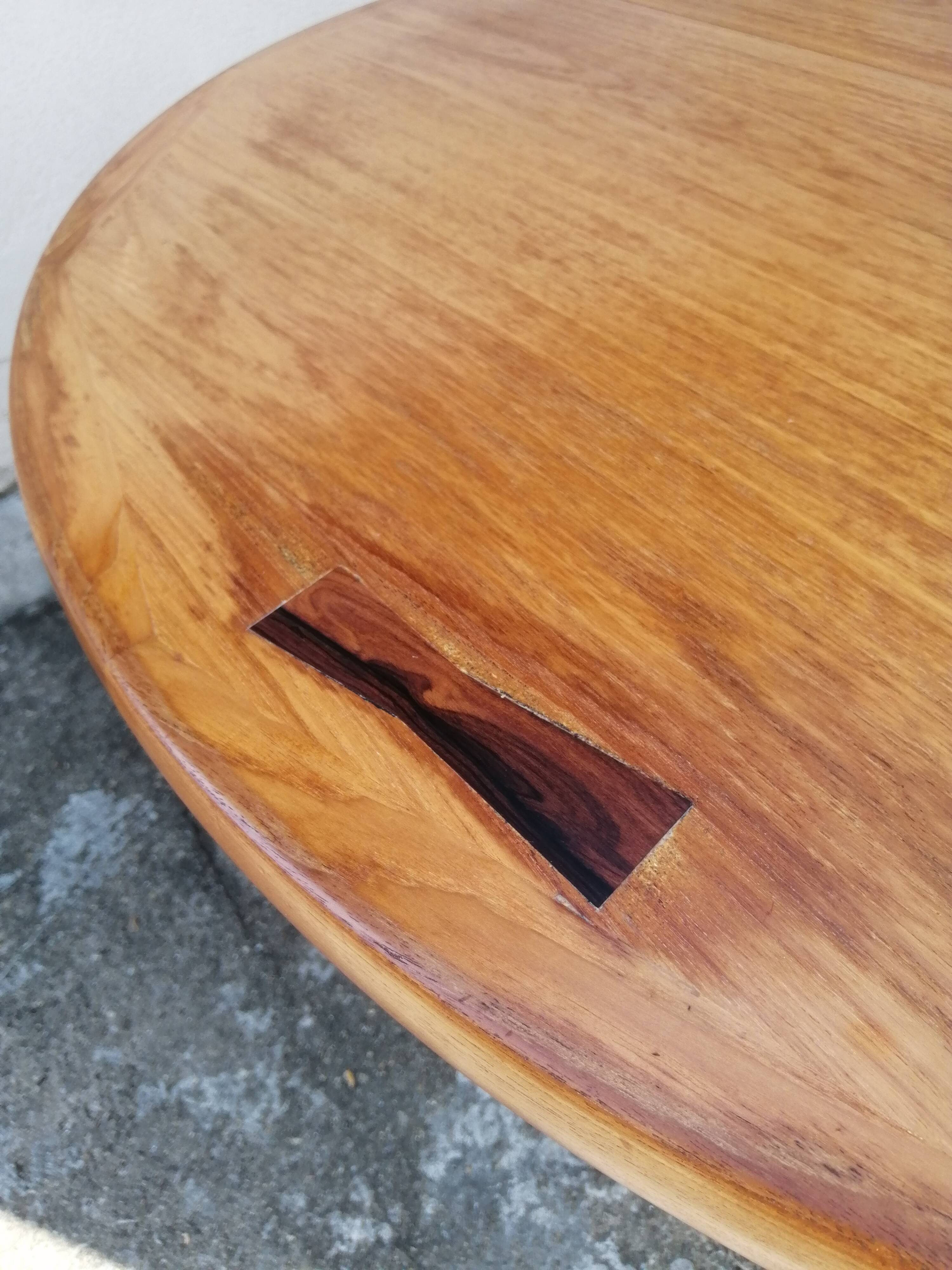 Danish teak dining table from the 1971s with extension cord