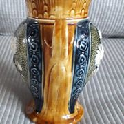 Vase vintage en barbotine au décor floral