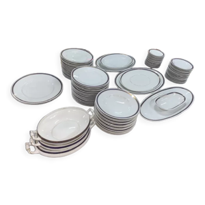 Service de 70 assiettes