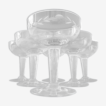 Suite of six glasses of champagne in colourless ground glass
