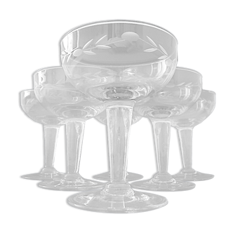 Suite of six glasses of champagne in colourless ground glass