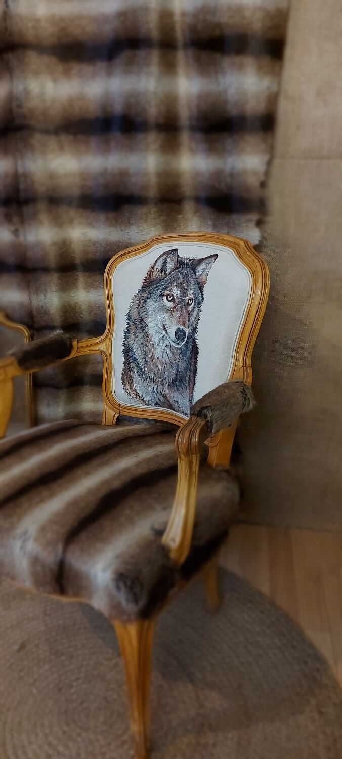 Armchair Louis XV head of wolf