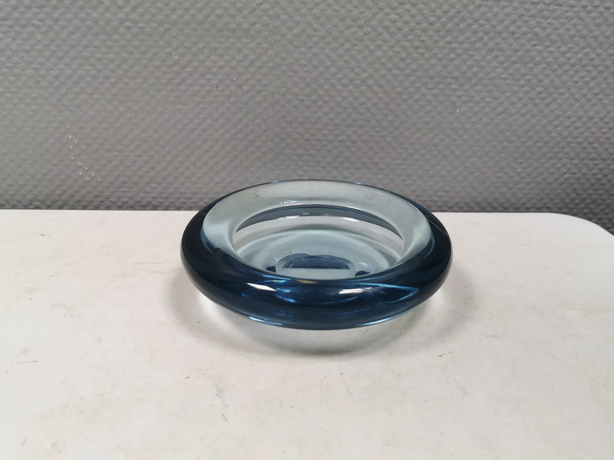 A Holmegaard cigar ashtray from the 1960s. Designed by Per Lütken (PL)