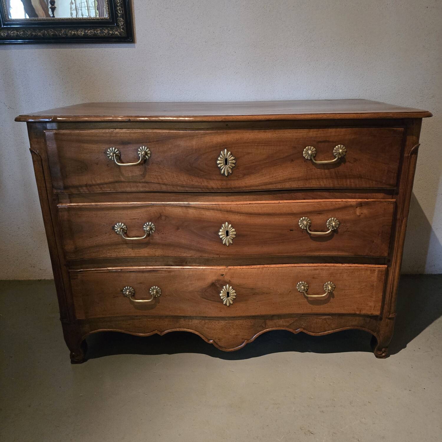 Curved Louis XV commode, 18th century.