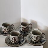 4 tasses et soucoupes en grès émaillé