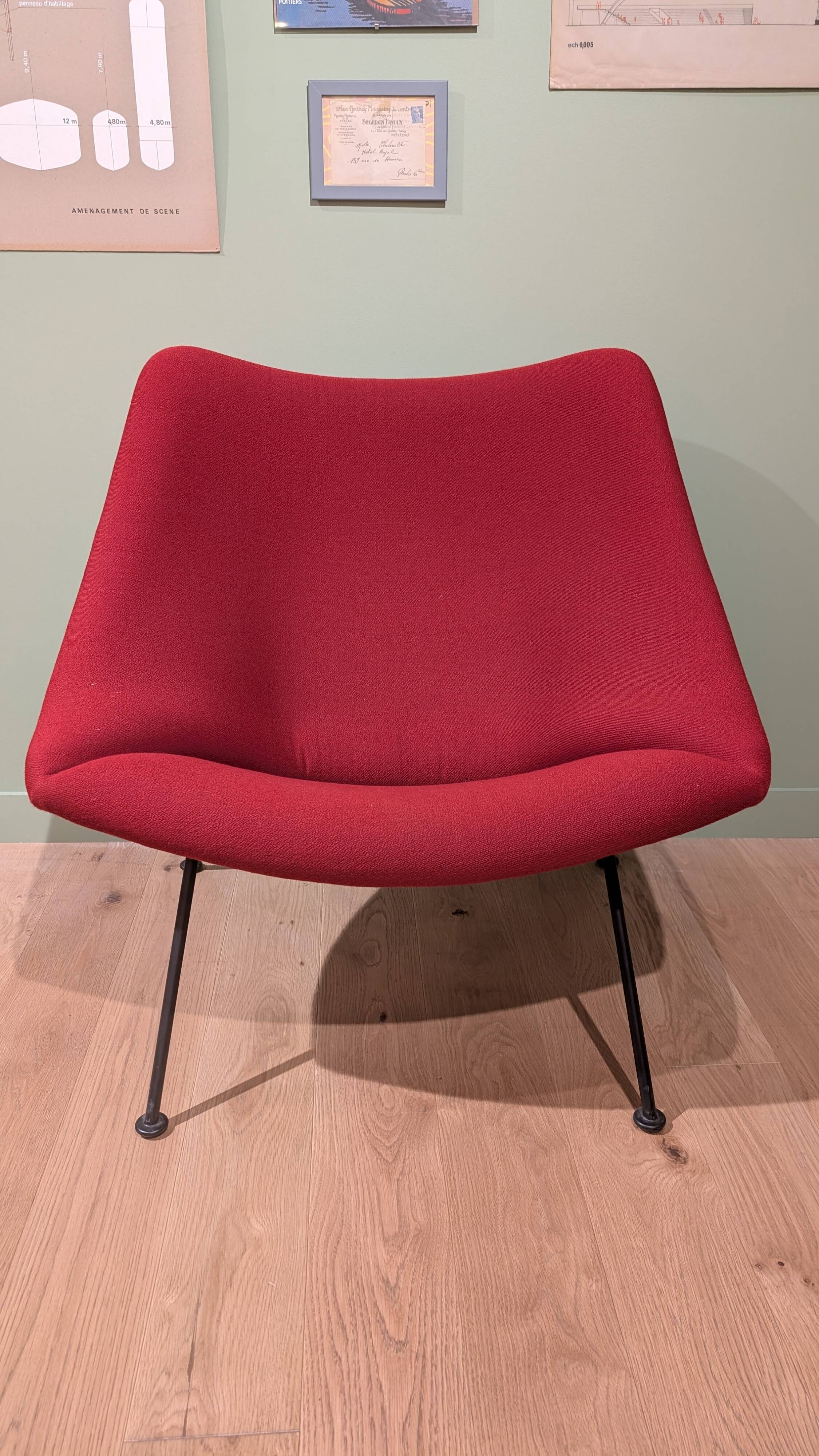 Red Oyster armchair - Pierre Paulin - Ligne Roset