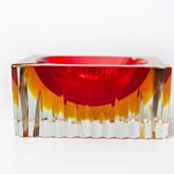 Cendrier Sommerso cubique rouge et jaune par Seguso, Murano, Italie, 1970