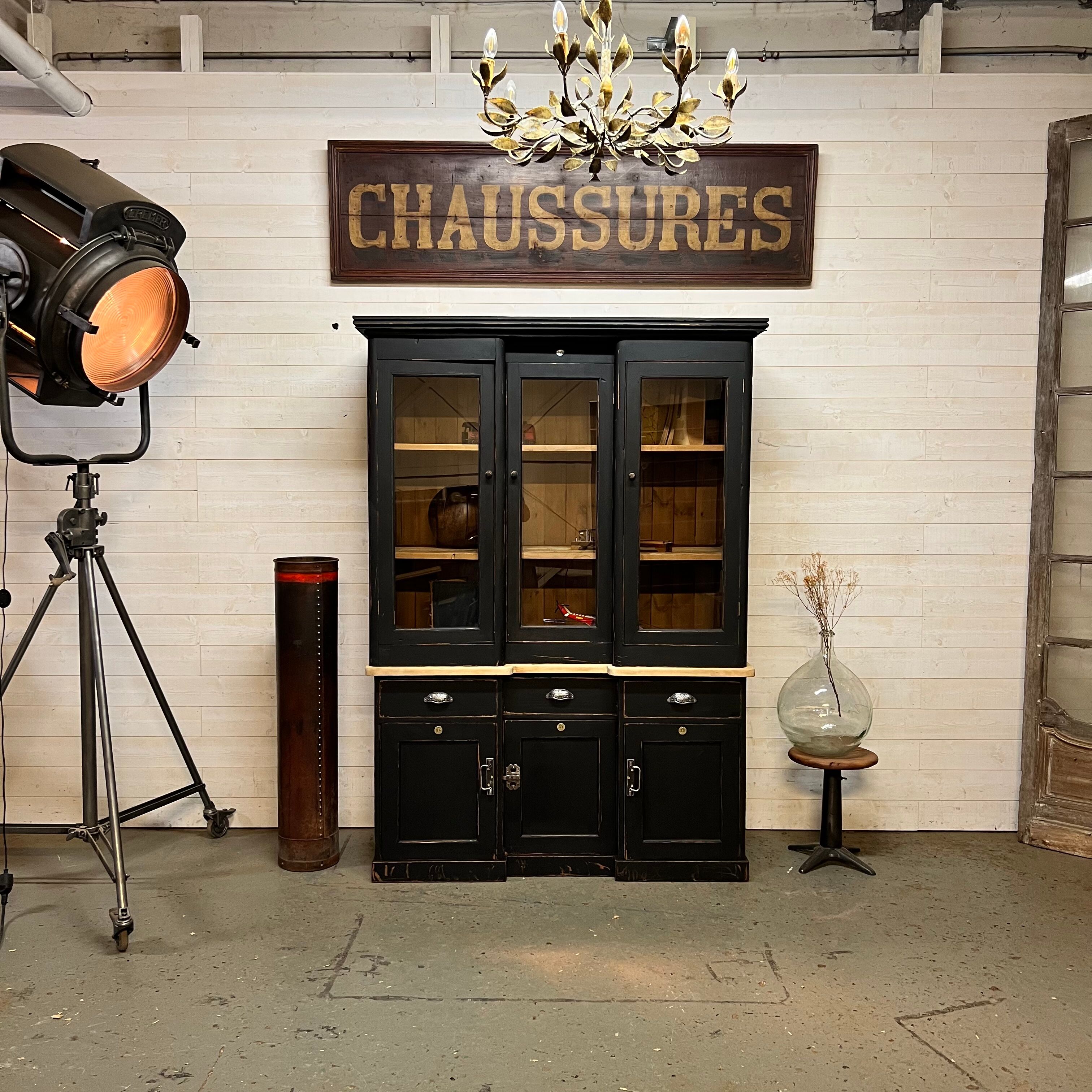 Buffet two bodies of commerce.