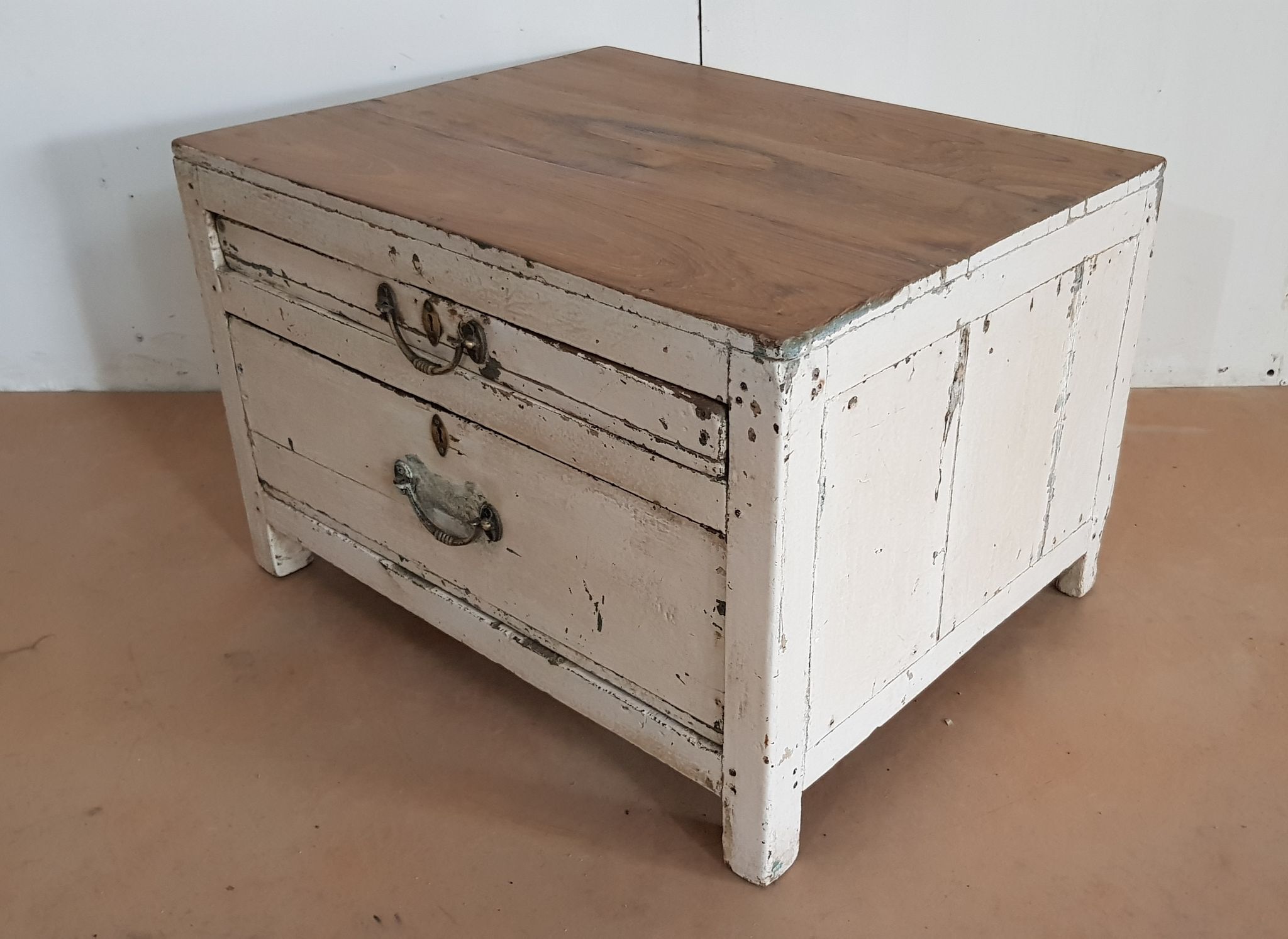 Old piece of furniture by trade (jeweler)