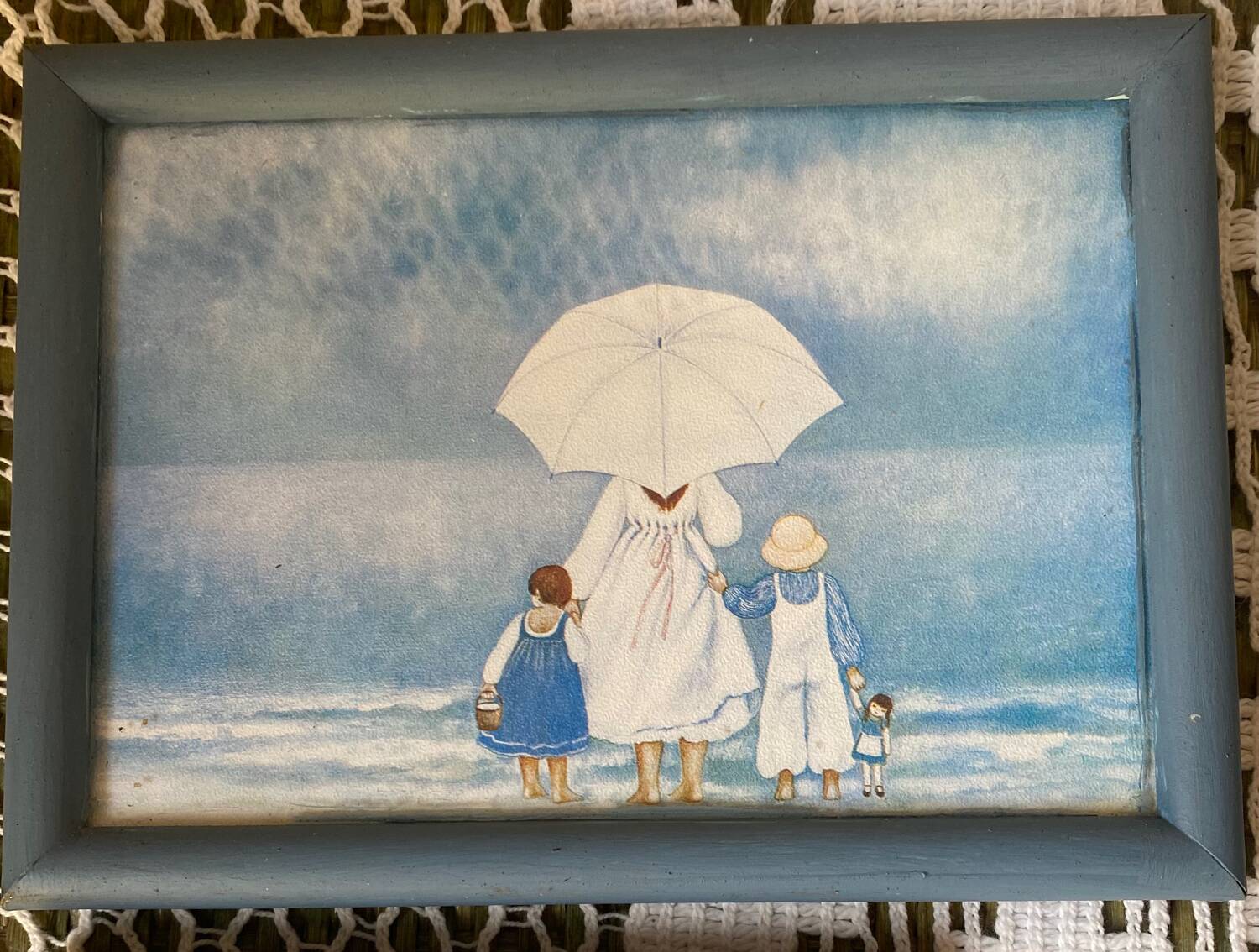 4 women and children frames