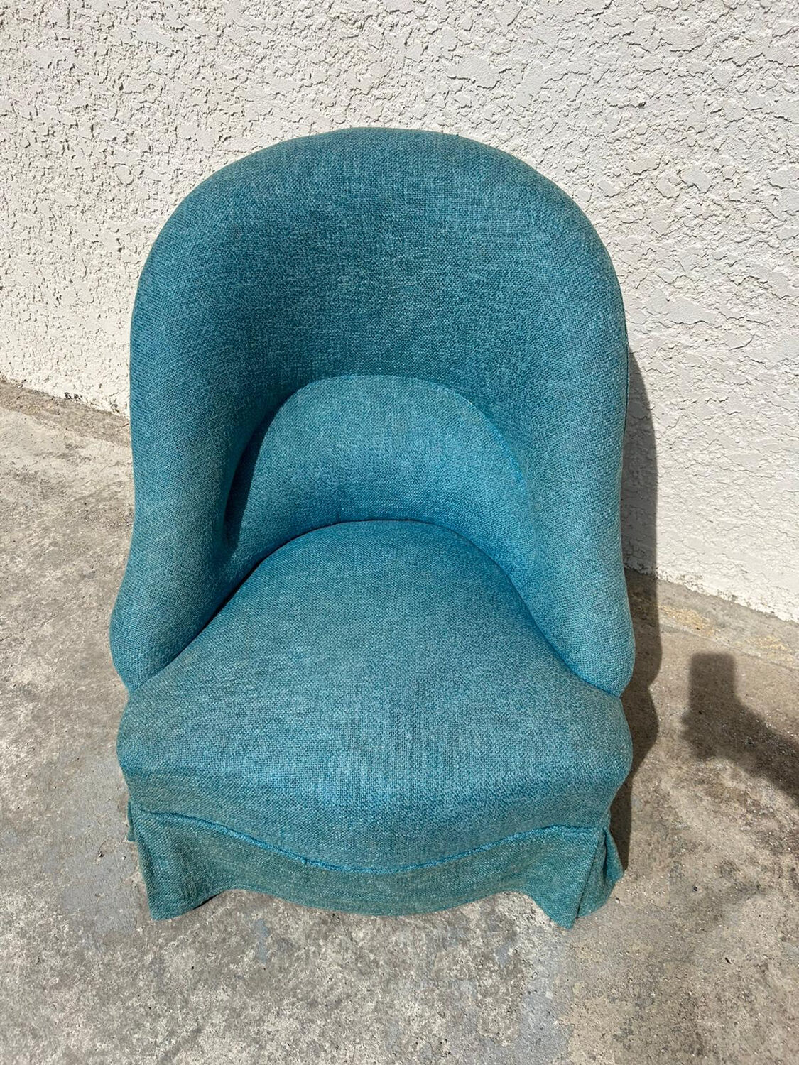Blue toad armchair