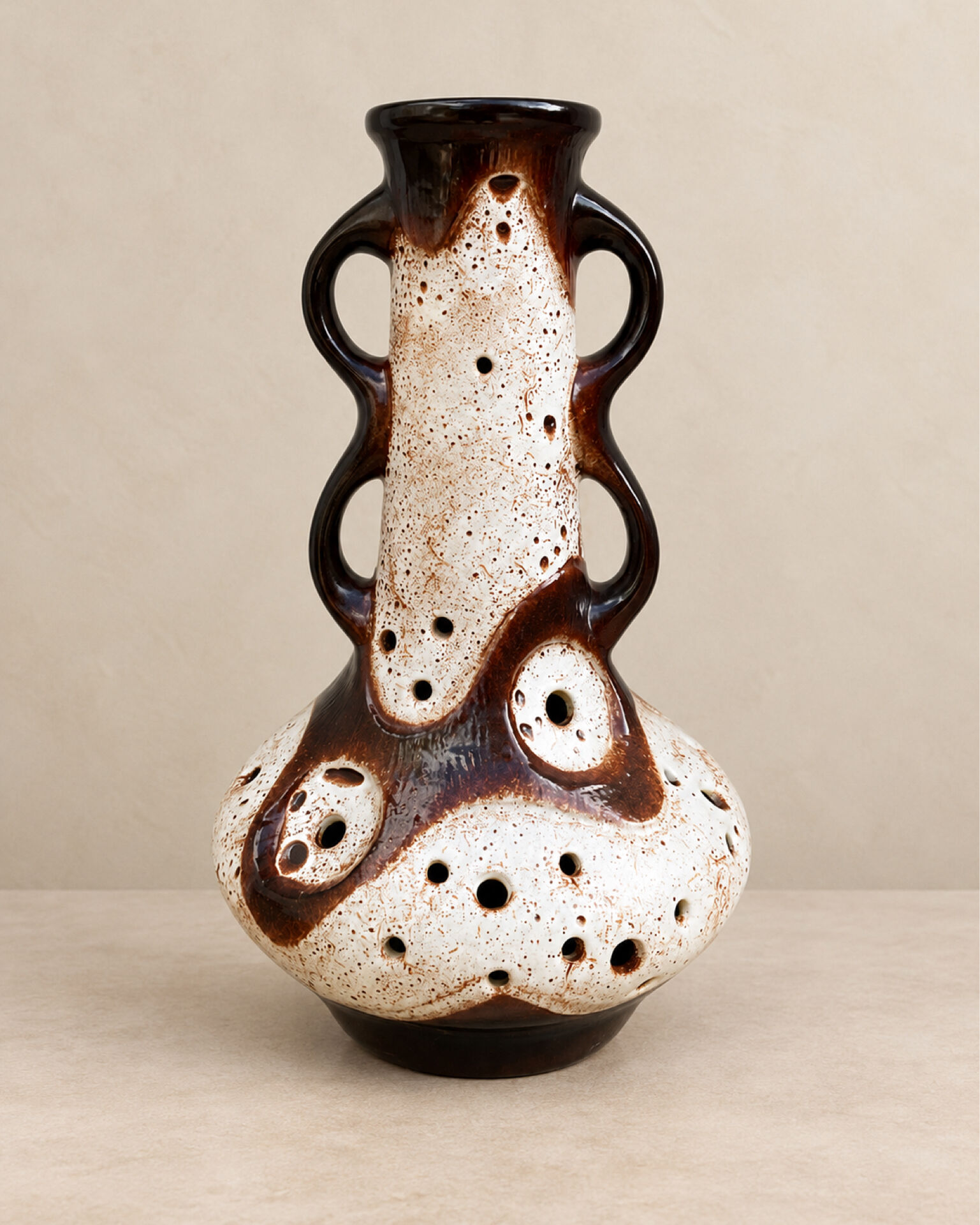 Grand pied de lampe Fat Lava ajouré années 70