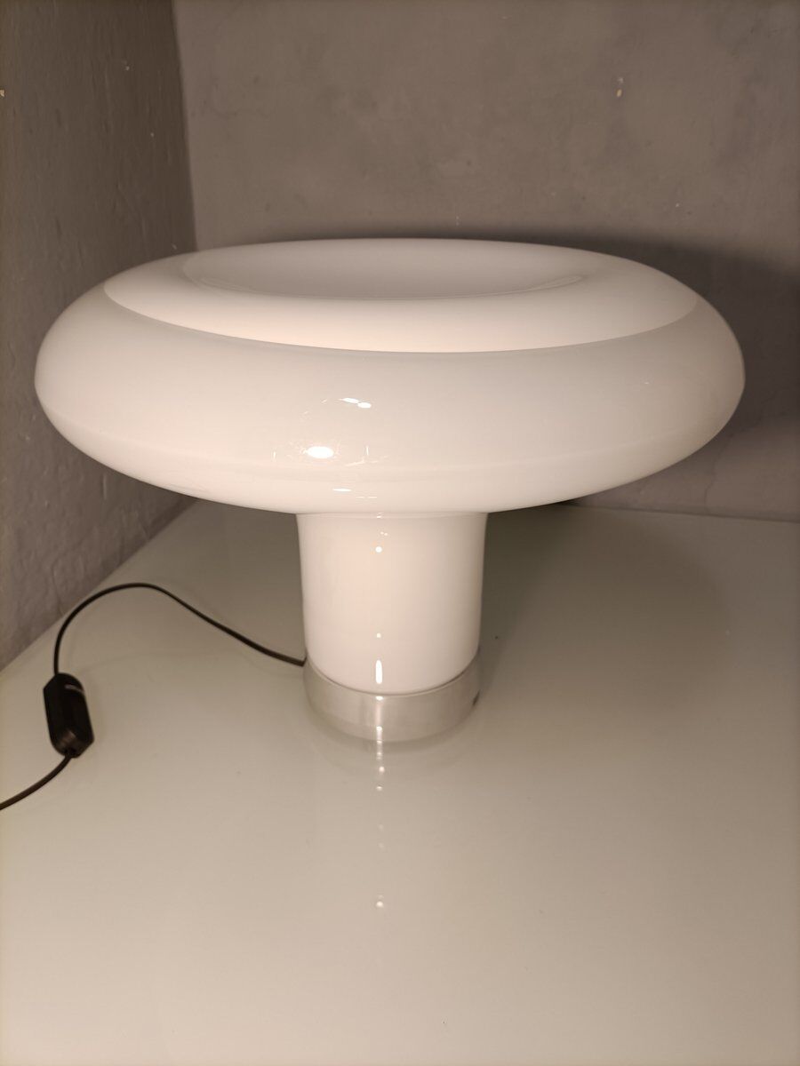 Lampe de table design années 90 modèle Lesbo Angelo Mangiarotti pour Artemide