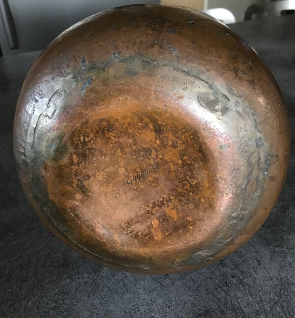 Amphore ancienne en cuivre et ferronnerie d’art signature Jean Goardère