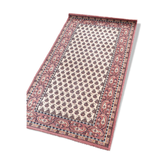 Oriental carpet wool