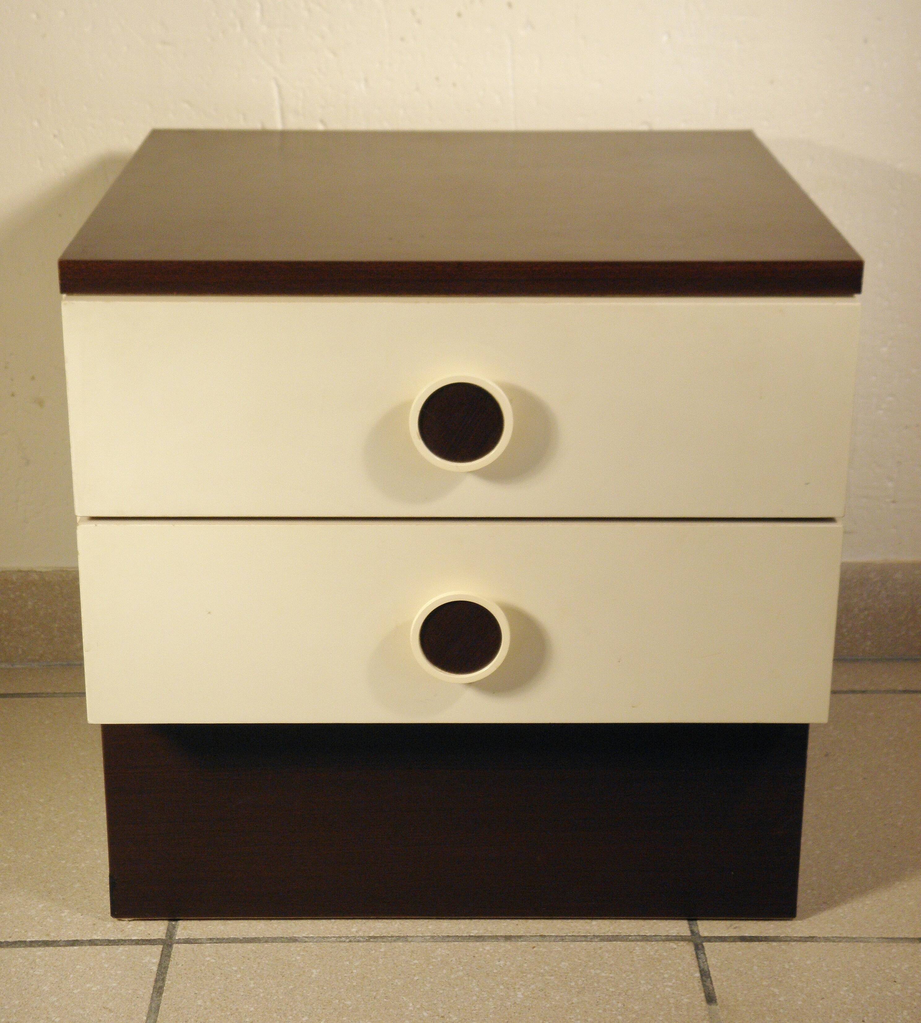 Table de chevet design années 70