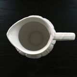 White slurry pitcher