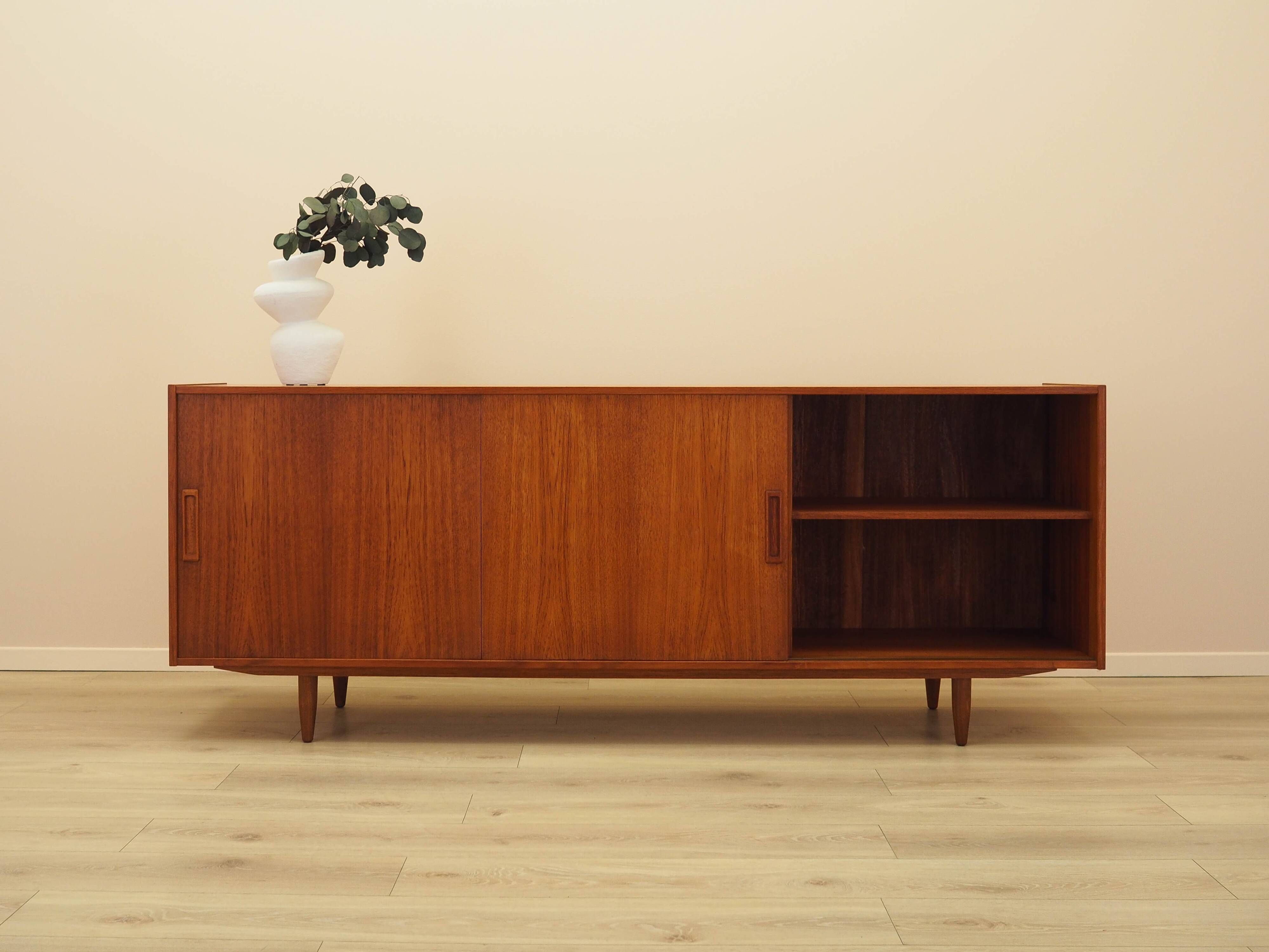 Teak sideboard, Danish design, 1970s, manufacturer: Vemb Møbelfabrik
