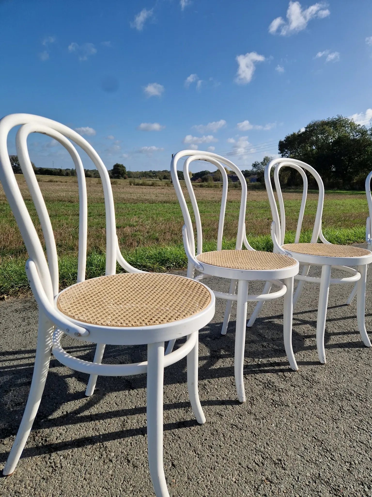 Lot de 4 chaises en bois tournés et cannage 