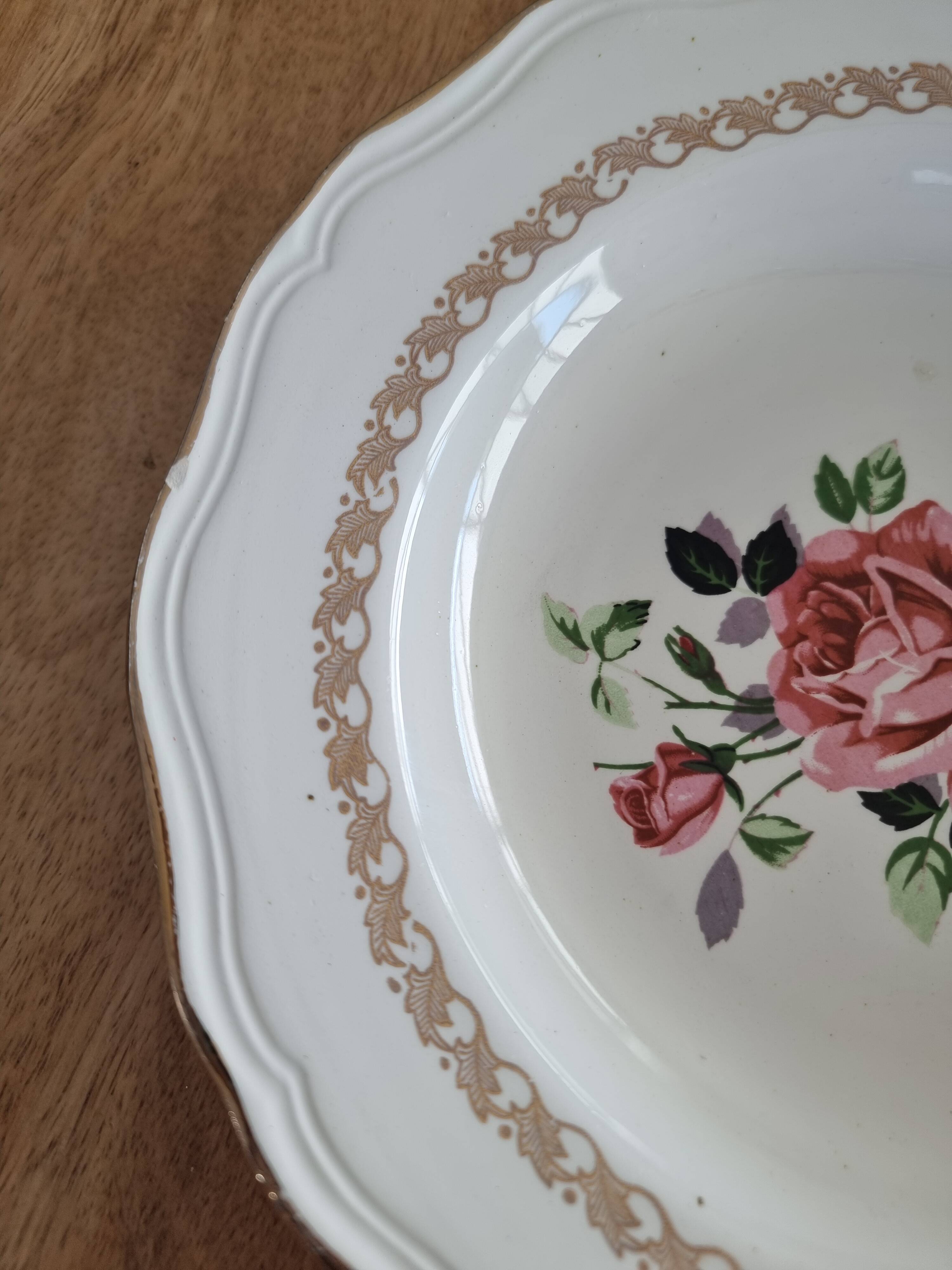 Set of 6 vintage plates