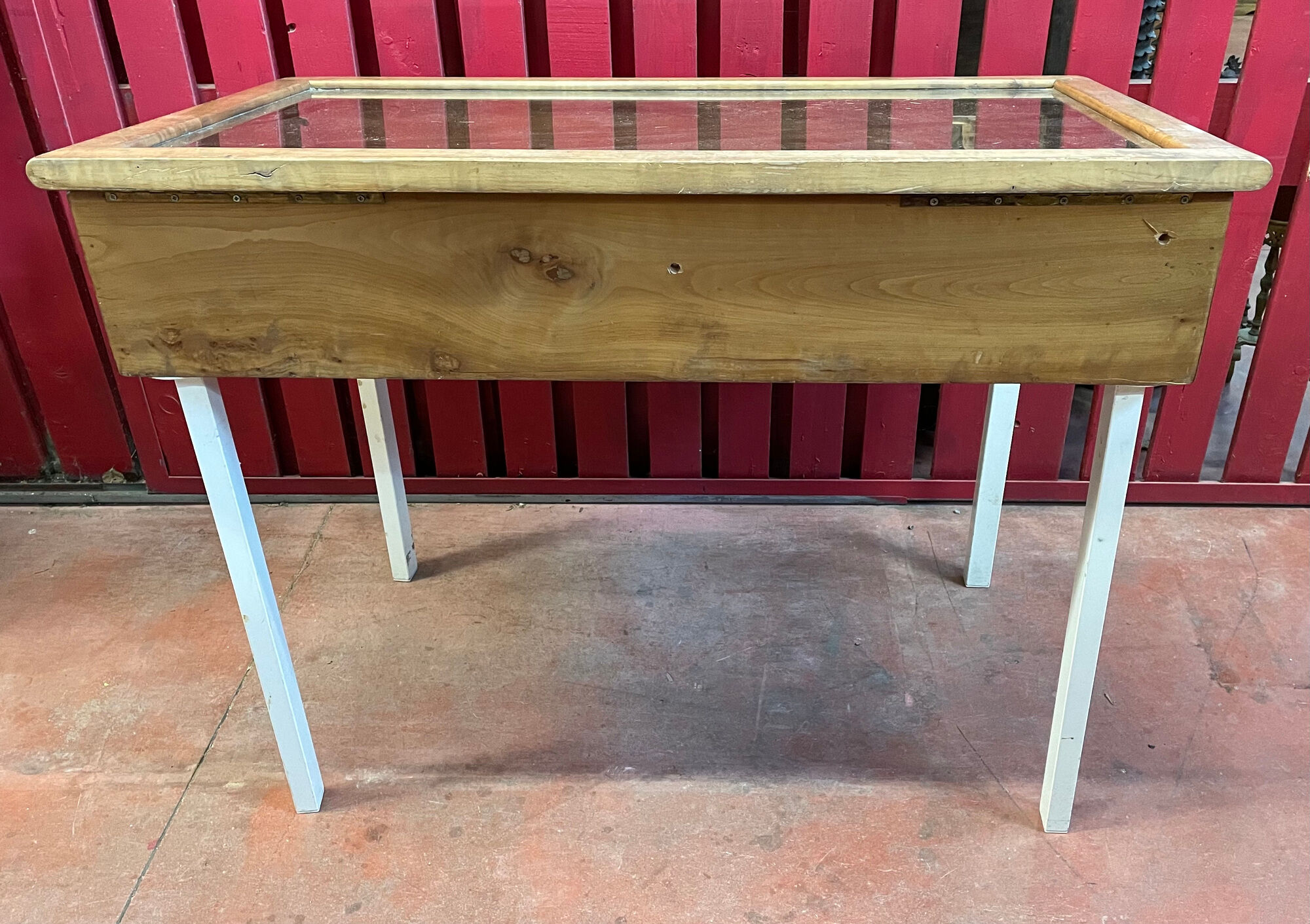 Old table showcase in walnut wood and glass, to install, store model with heavy glass
