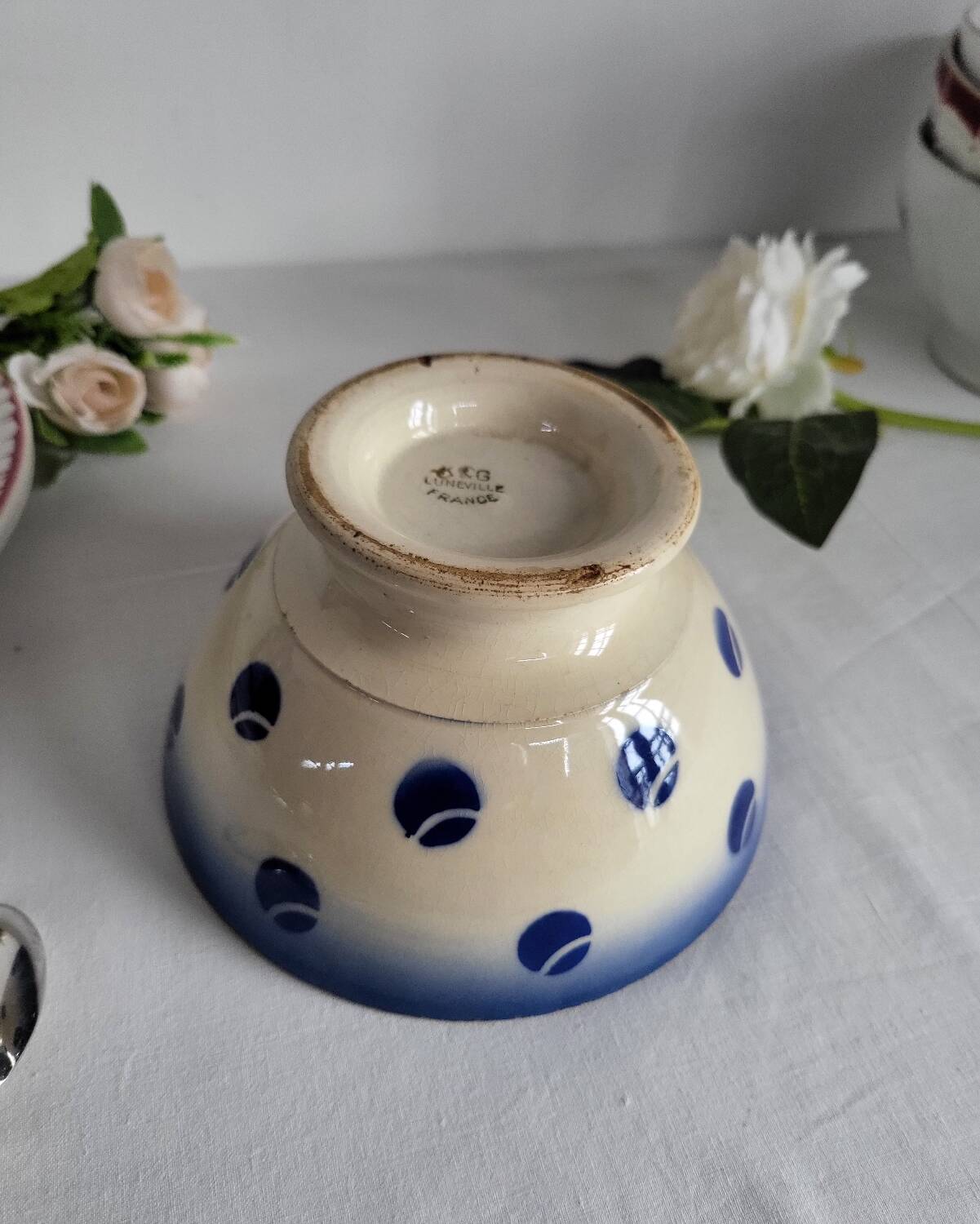 Antique Lunéville earthenware bowl KG with blue polka dots
