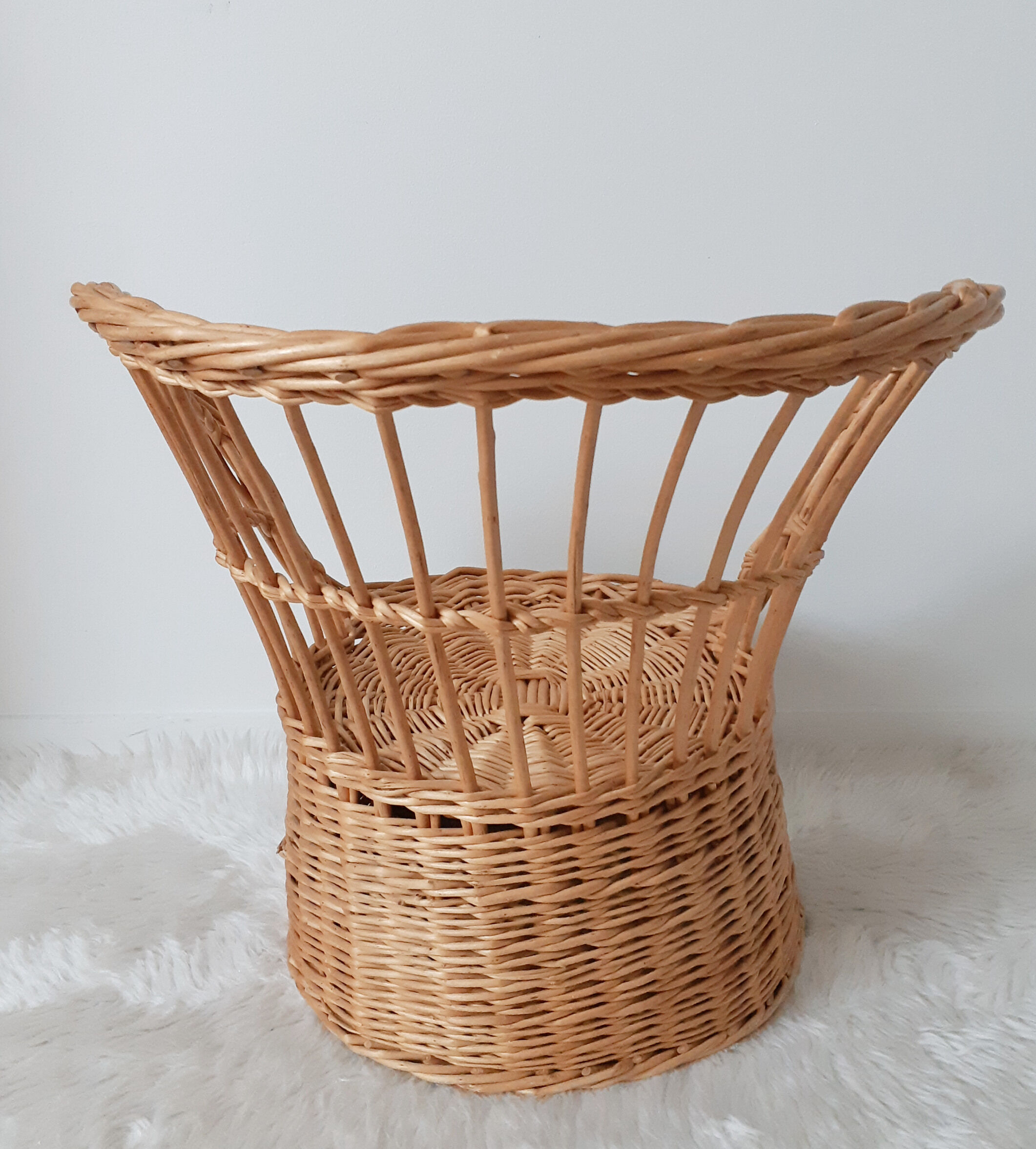 armchair basket in wicker / rattan, child, vintage