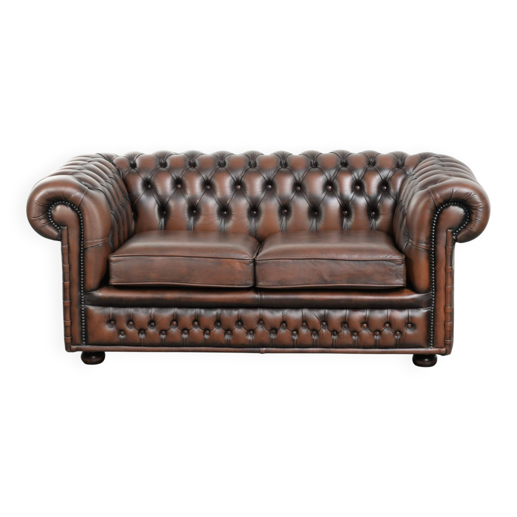 Nice cow leather Chesterfield 2-seater sofa in English style