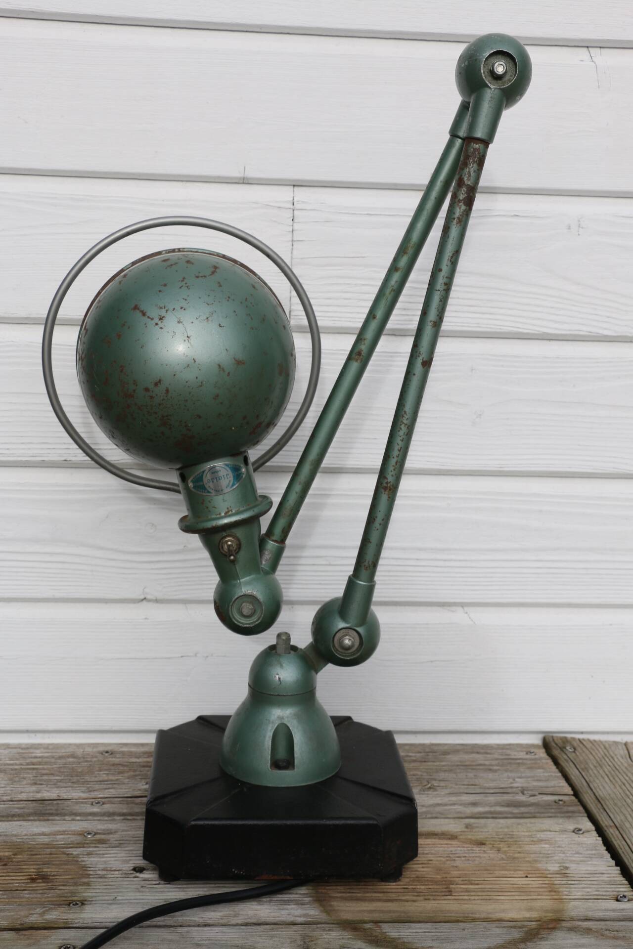 JIELDE 2-arm green lamp, 1960s square foot