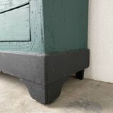 Green hosiery wardrobe
