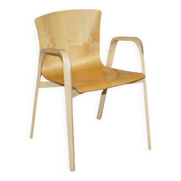 Cirene 03 office chair designed by Vico Magistretti for De Padova