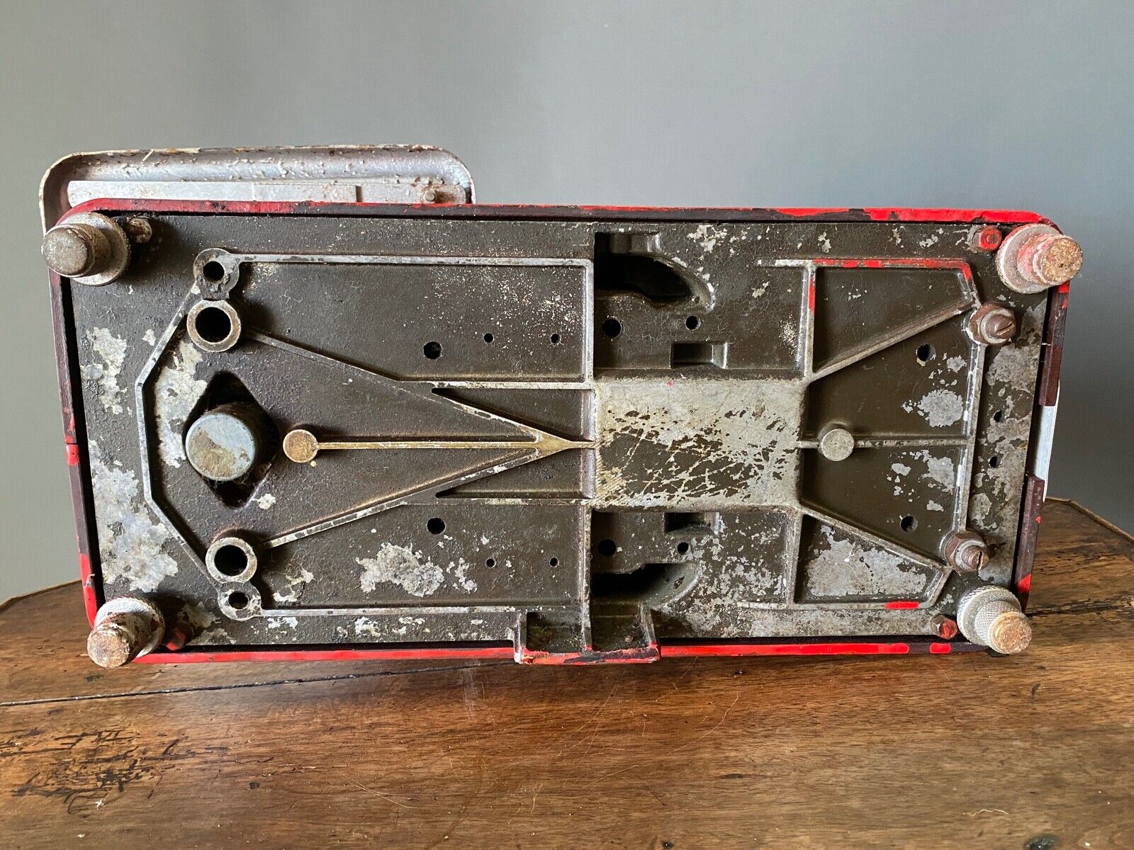 Cast iron testut scale for decoration or trade xxe