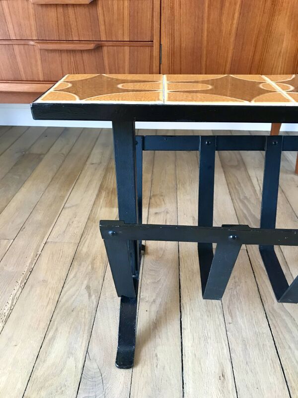 Porte-revue en céramique et fer noir orange et marron années 70