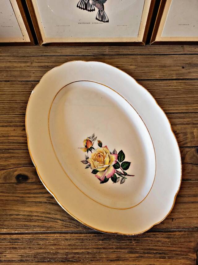 Gien Gardanne dishes, pink and yellow (1 oval, 2 round ones, one of which is hollow)