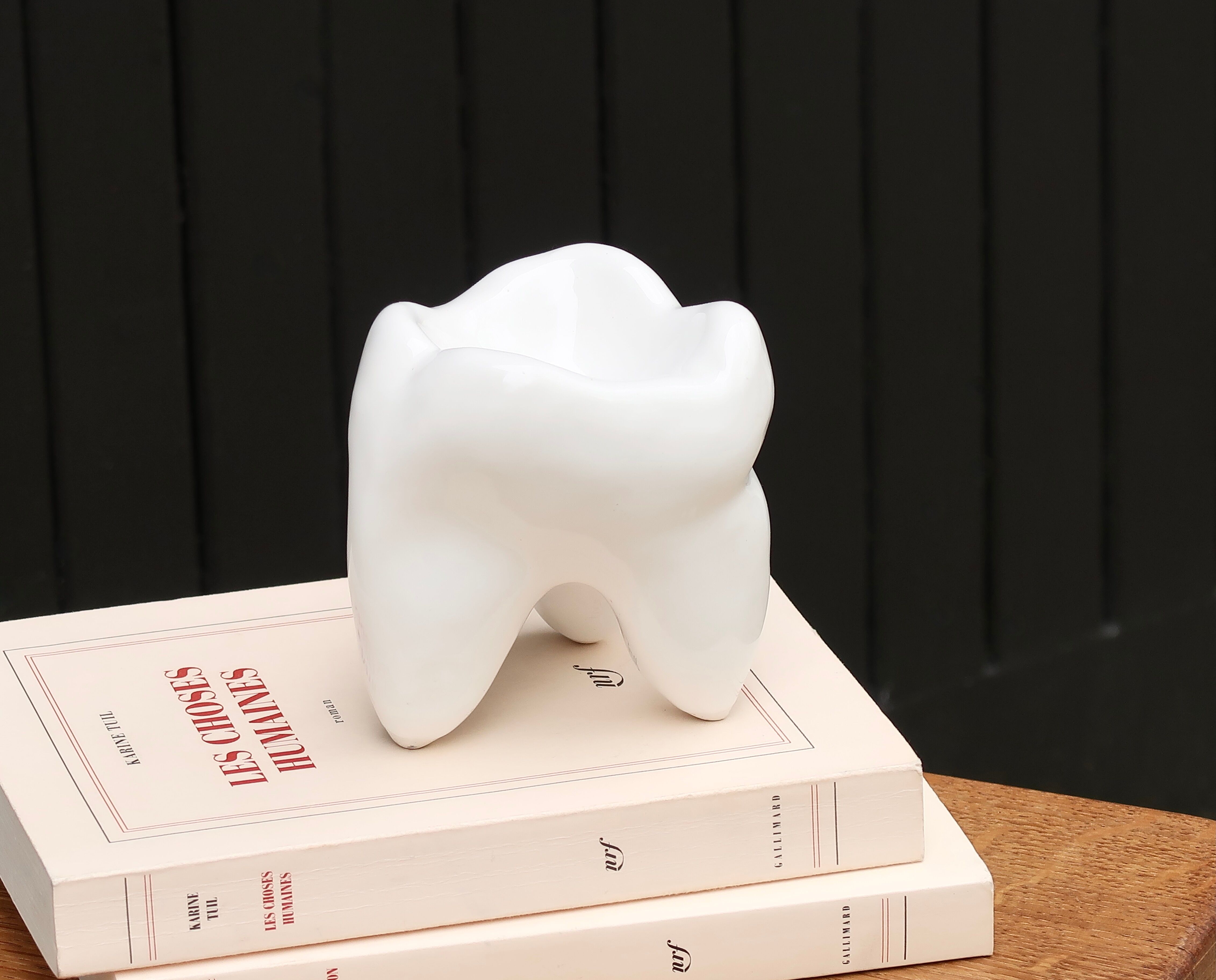 Cendrier en céramique en forme de dent, années 70