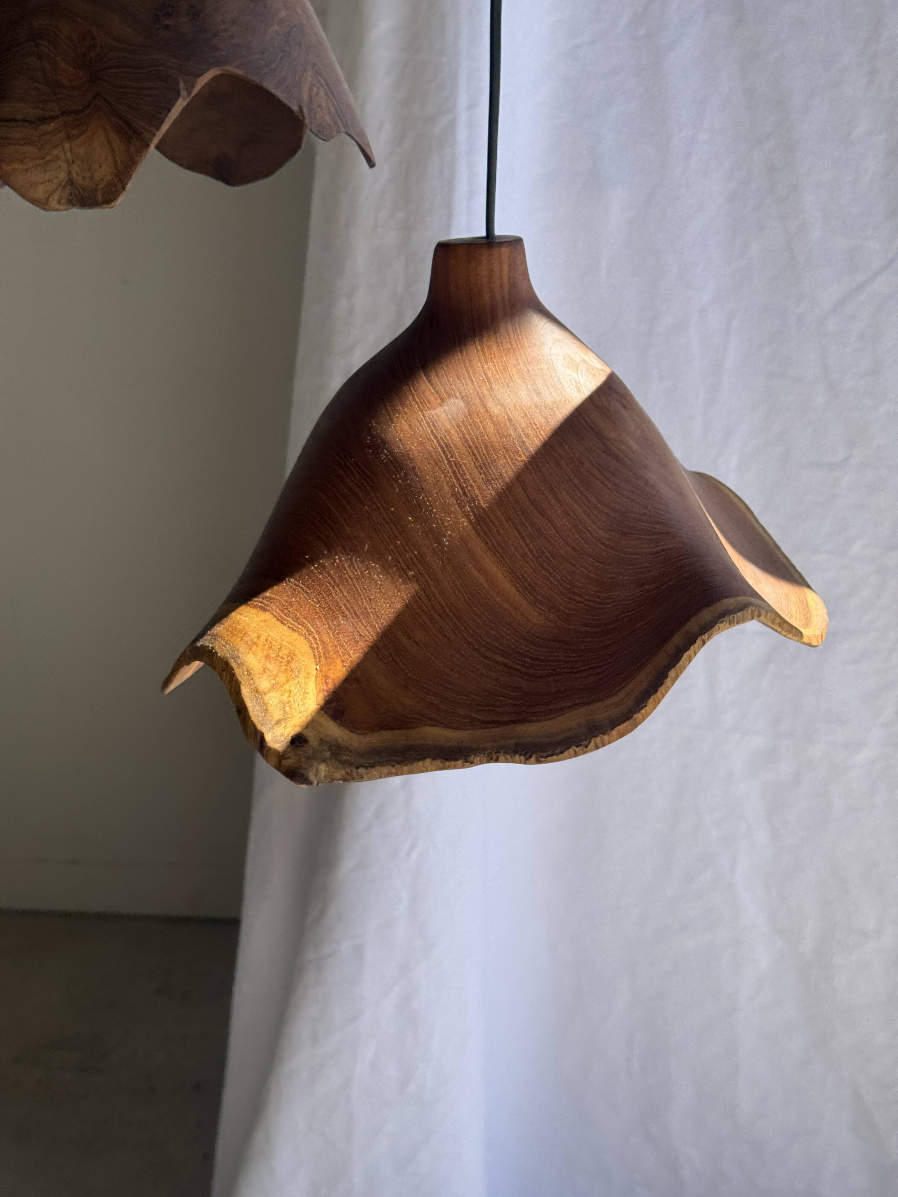 Small suspension in organic teak hat D30 H20
