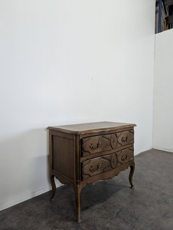 Commode galbée de style Louis XV néo rustique