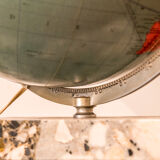 Light earth globe
