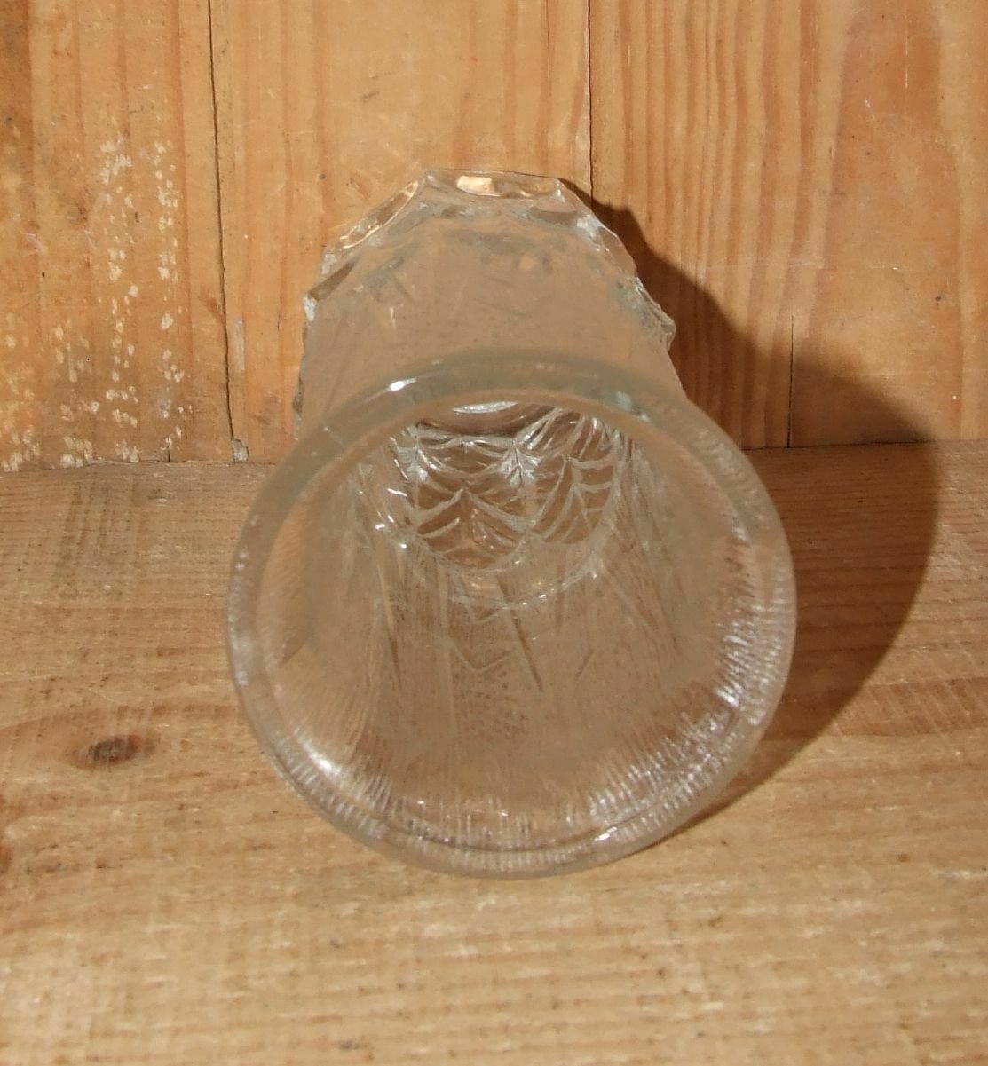 Glass vase made in Fidenza italy décor leaves in art nouveau style