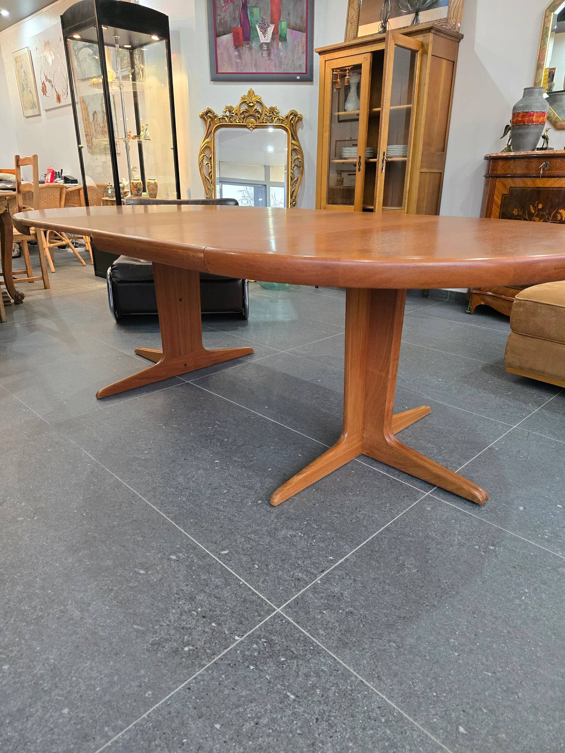 Extendable teak round table – vintage Scandinavian design – Ø120 cm + 2 extensions