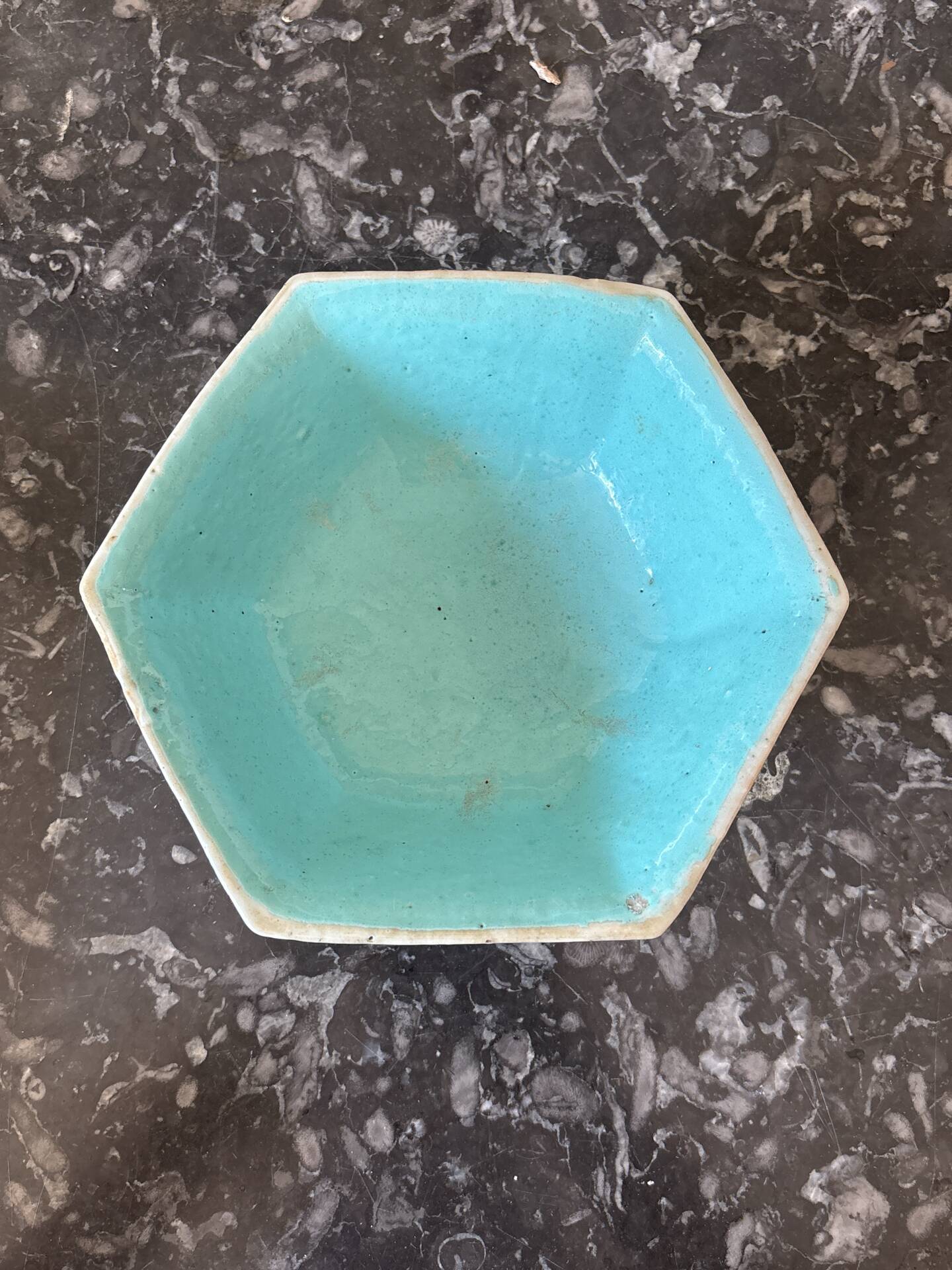 Ancient octagonal offering bowl in Chinese porcelain, Famille Rose s