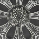 Plat en verre travaillé