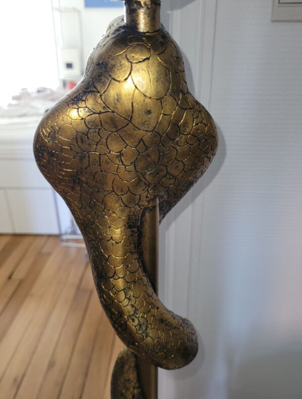Snake floor lamp