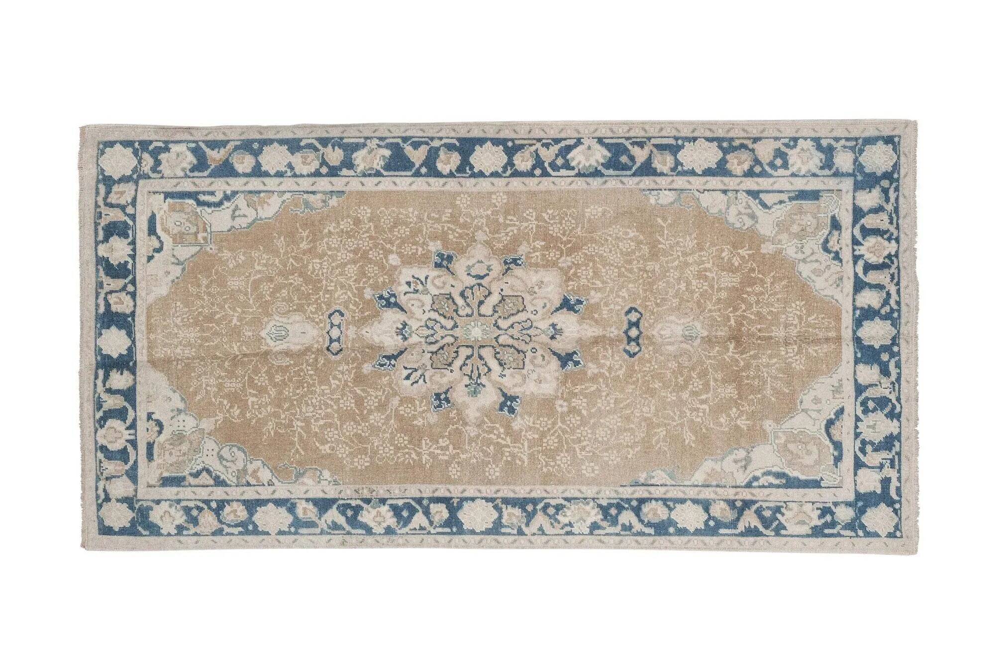 Vintage handmade Turkish rug 138x258 cm