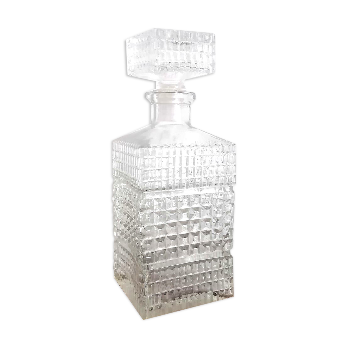 Diamond cut whisky decanter