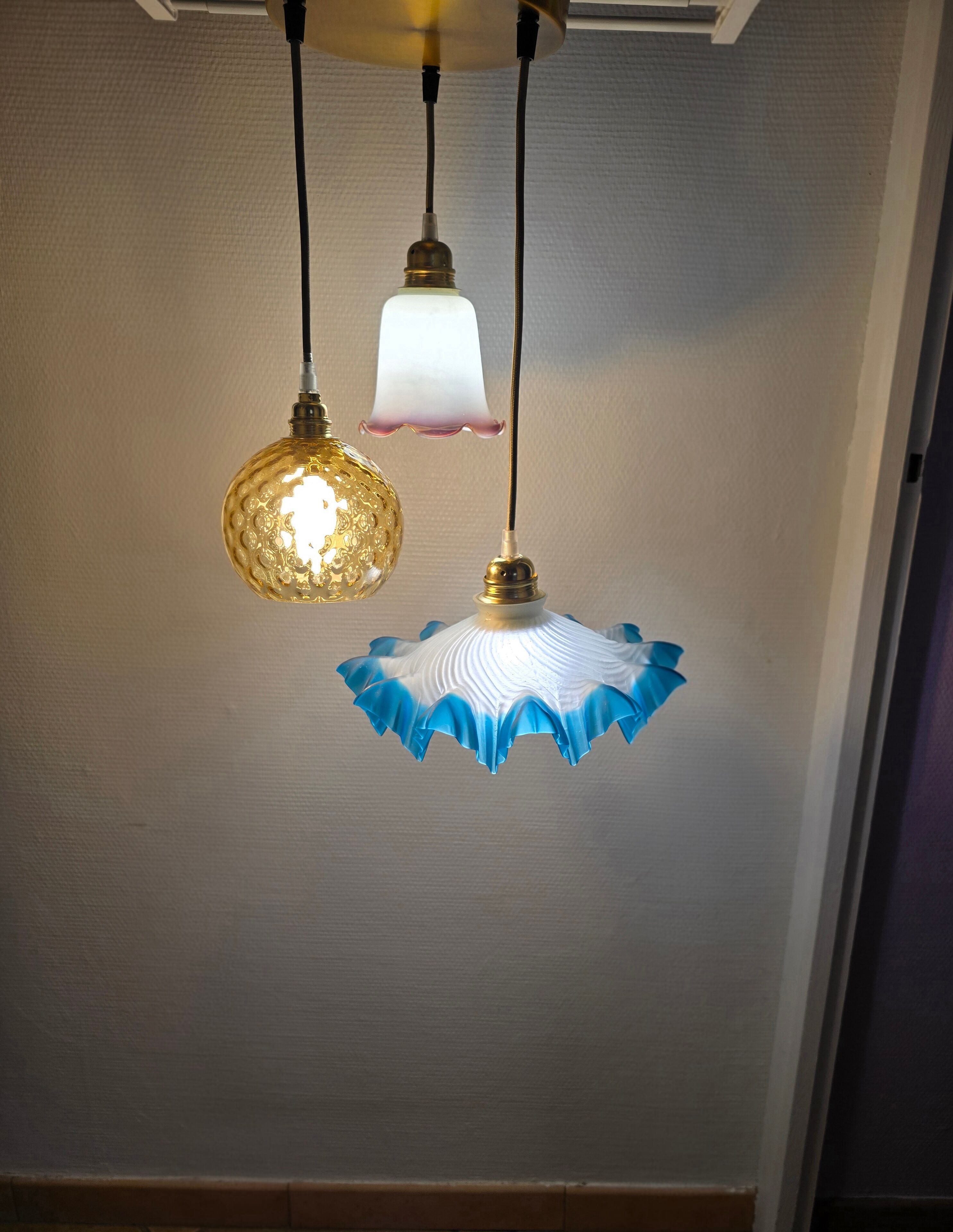 Suspension 3 globes en verre et 3 couleurs