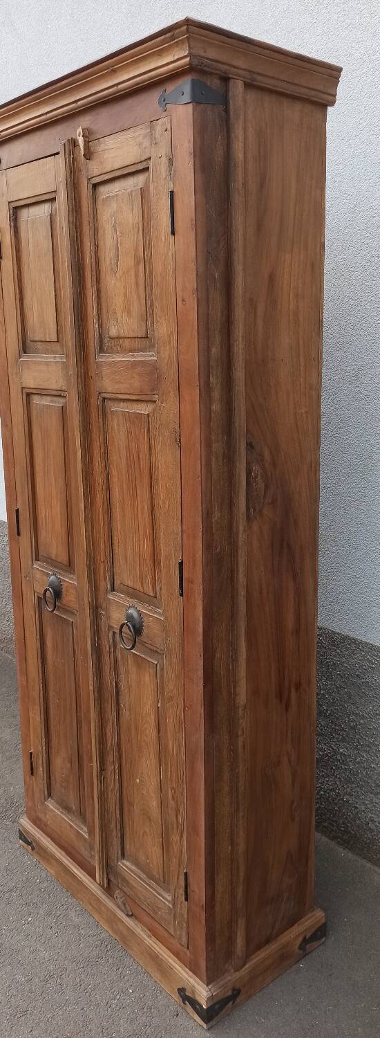 Grande armoire ancienne en bois