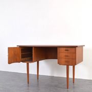 Bureau en teck danois des années 1960.